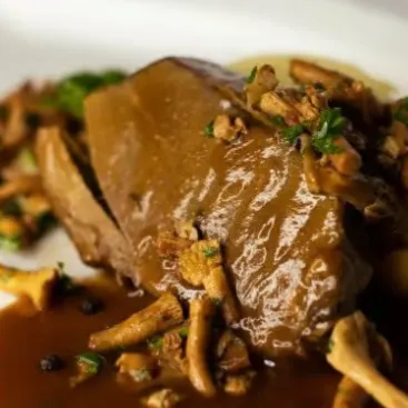 Braten mit Pfifferlingen